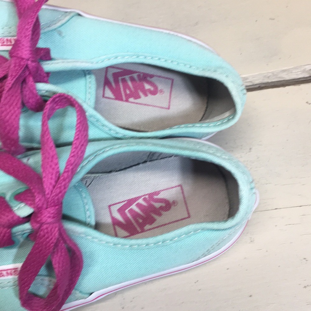 Kid’s Vans - Picture 6 of 8